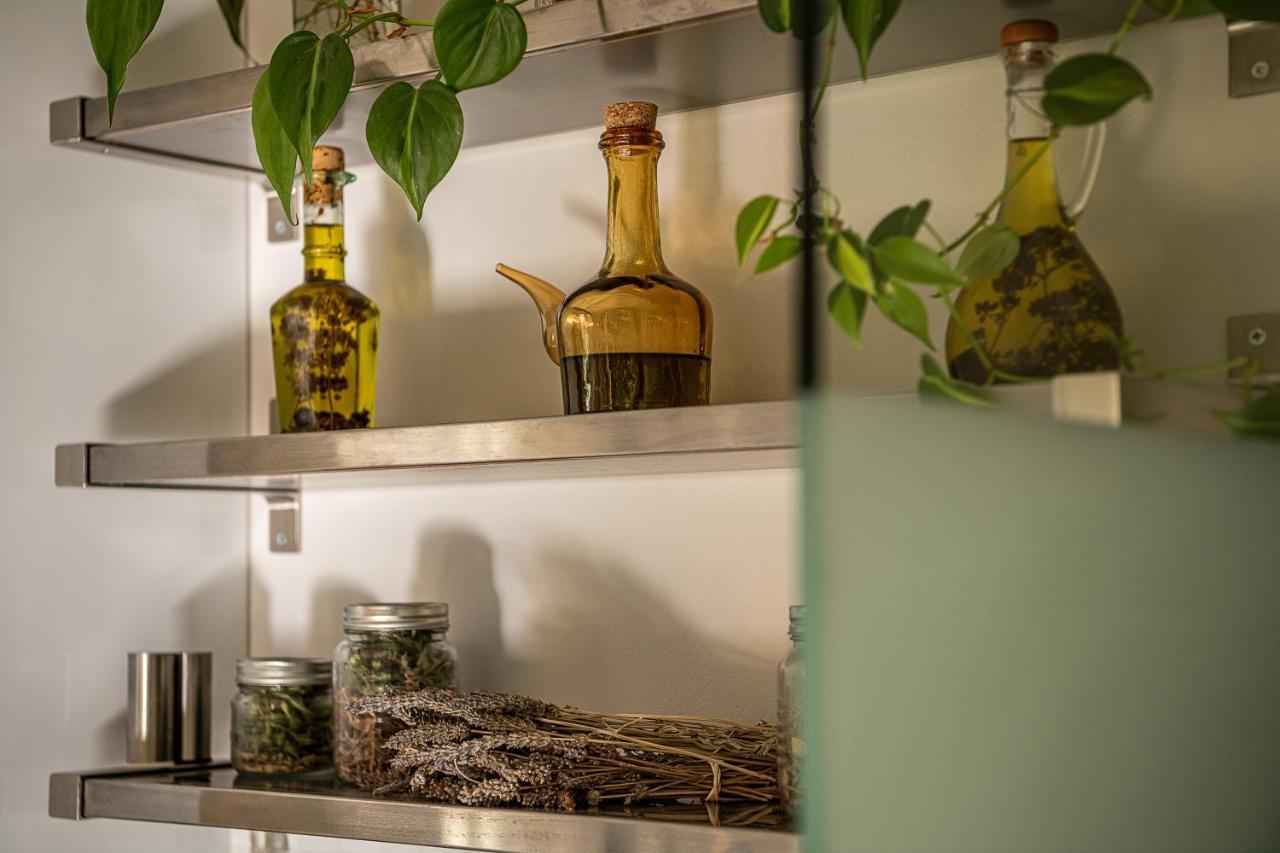 Olive Lemon Biophilic House & Lush Forest Garden Vamos Bagian luar foto