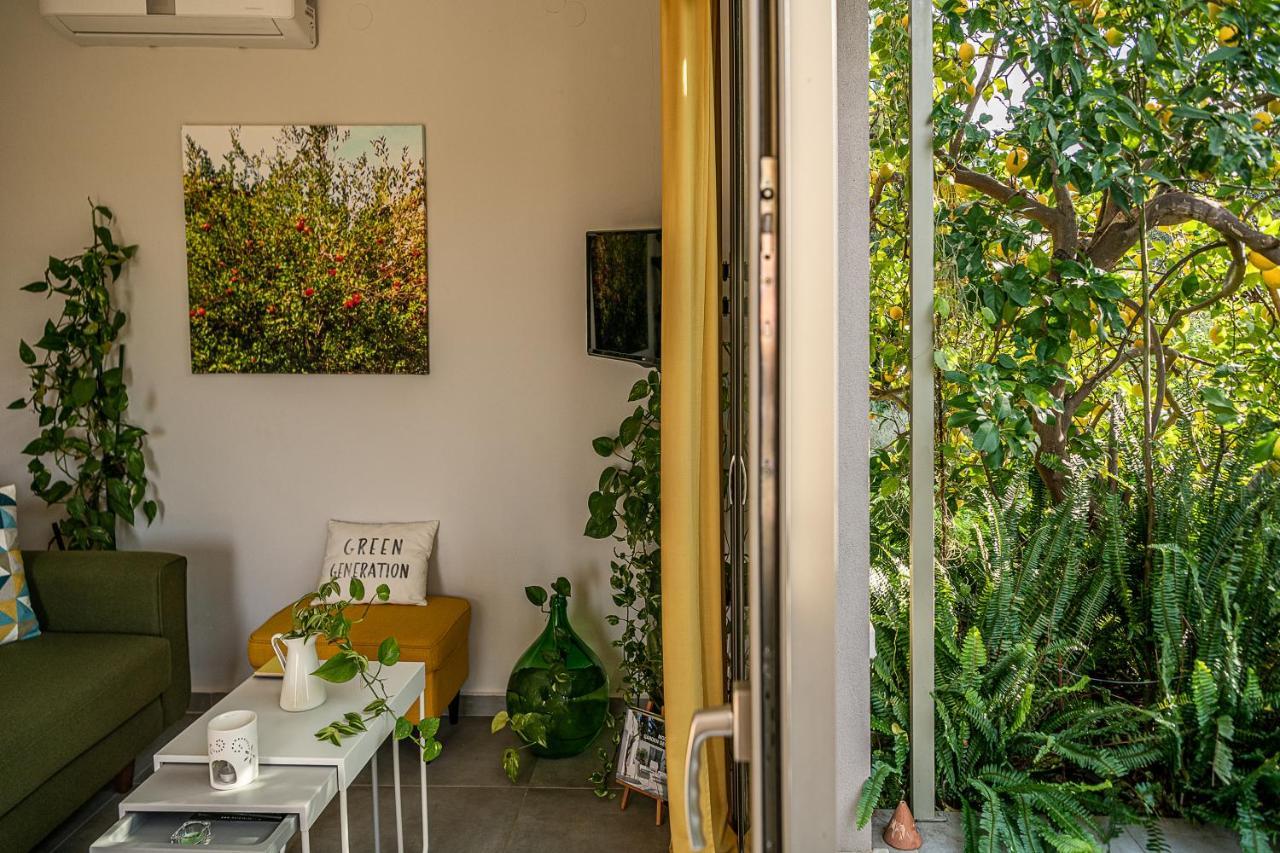 Olive Lemon Biophilic House & Lush Forest Garden Vamos Bagian luar foto
