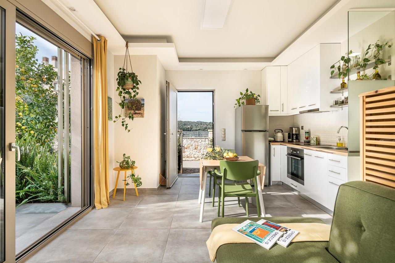 Olive Lemon Biophilic House & Lush Forest Garden Vamos Bagian luar foto